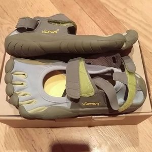 Vibram fivefingers "barefoot" shoes