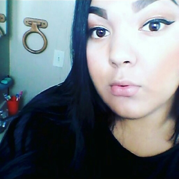 Meet your Posher, Cinthya