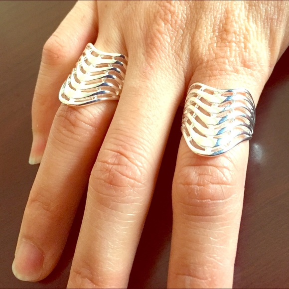 Set of Silver Rings - Picture 2 of 3