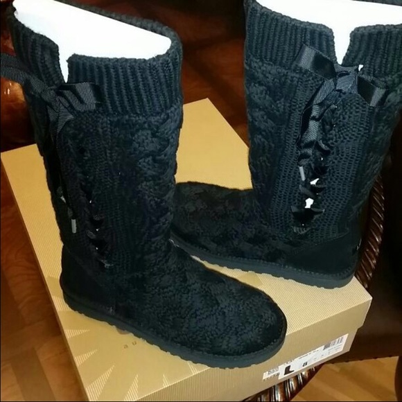 Uggs - Picture 2 of 4