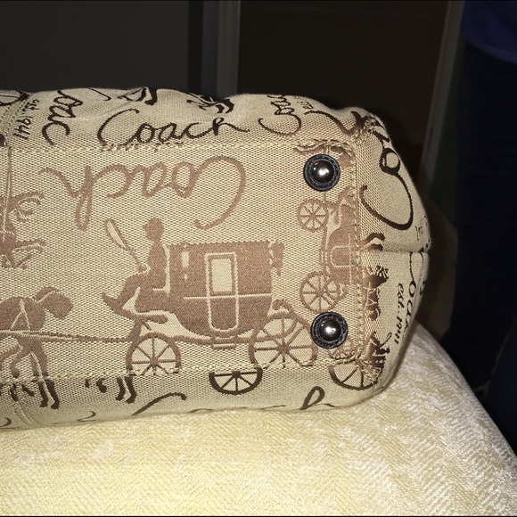 Large Coach Bag - Picture 3 of 4