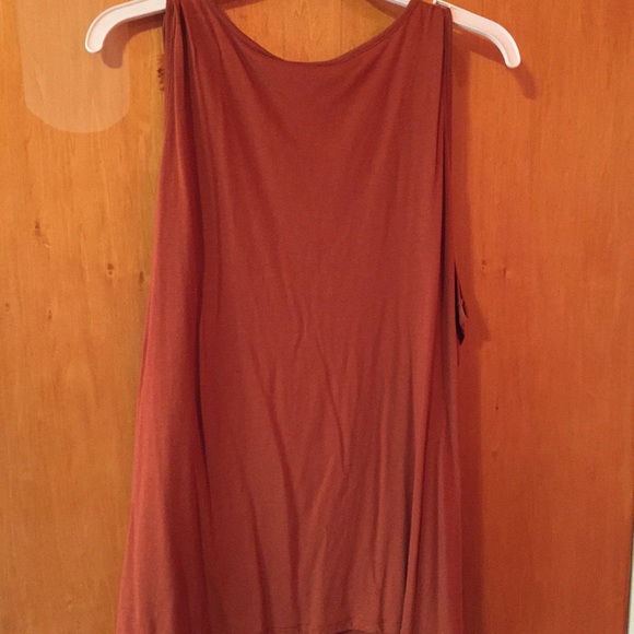 Fuzzy-front brown tank top - Picture 3 of 4