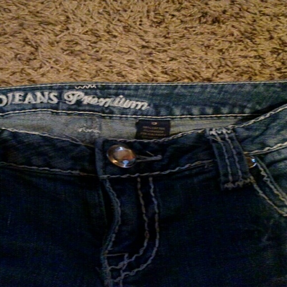 Jeans - Picture 2 of 3