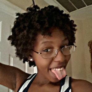 Meet your Posher, Tia