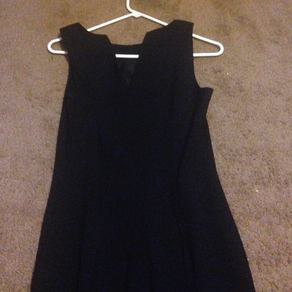 Cute plain, mini dress - Picture 3 of 3