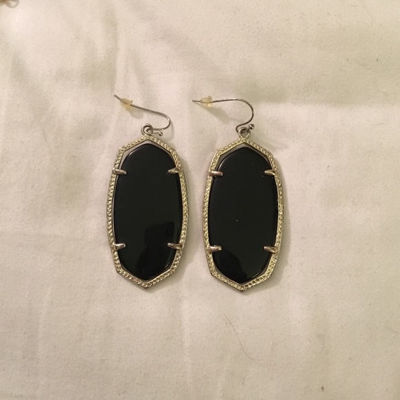 Kendra Scott Jewelry - Kendra Scott Danielle Earrings in Black