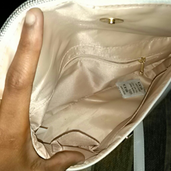 !! SALE !! White and Gold Bag - Picture 3 of 3