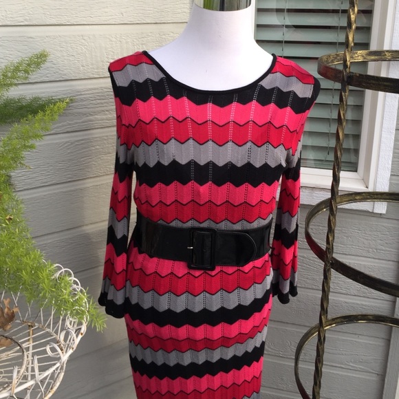 Dress - Picture 2 of 4