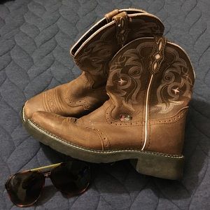 Justin Boots! 👢