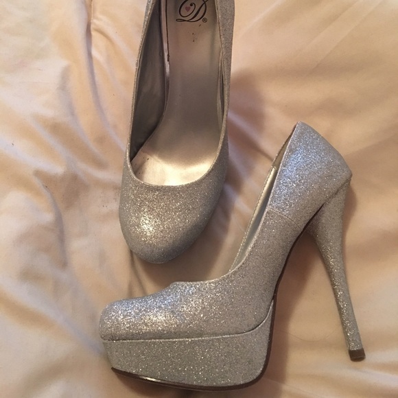 Silver glitter heels - Picture 2 of 4