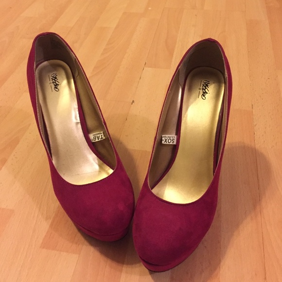 Pink heels