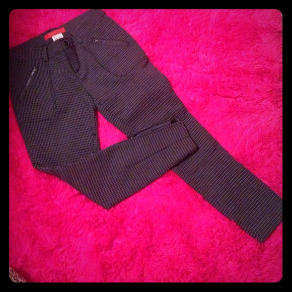 Great zipper style ankle pants/great with booties