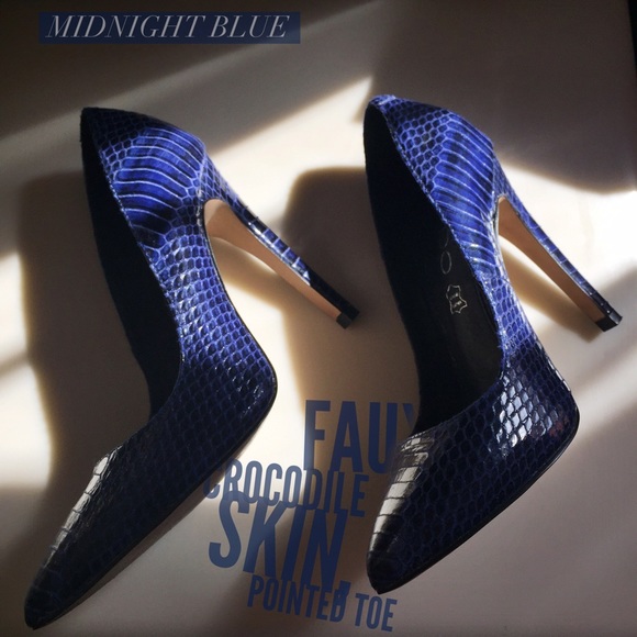 ALDO midnight blue pointed heels 👠