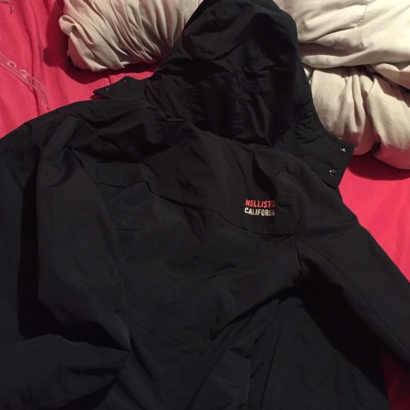 Hollister Bubble Jacket.. Tag still attached. - Picture 2 of 2