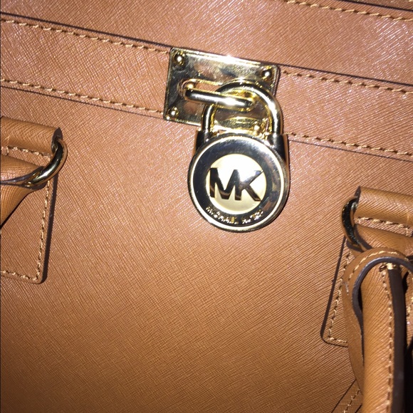 Michael Kors in Luggage or Black - Picture 3 of 4