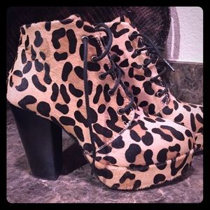 Leopard print Steve Madden booties
