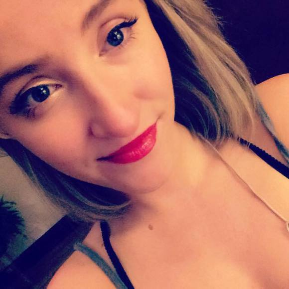 Meet your Posher, Cait - Picture 1 of 1