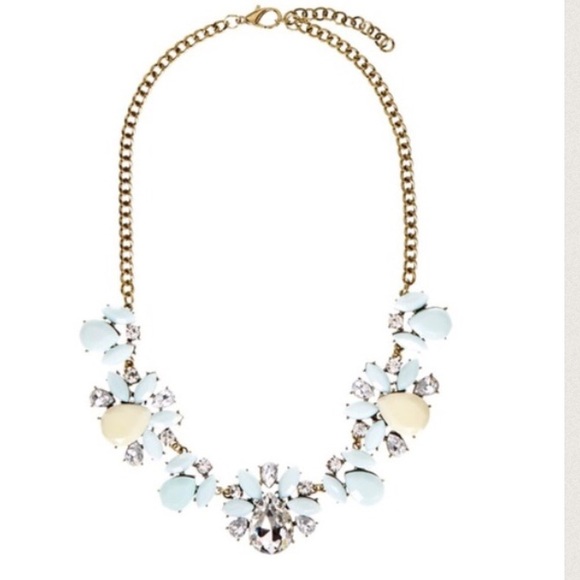 Crystal Statement Necklace ✨ - Picture 3 of 3