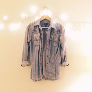 Anthropologie • Chambray Button Down