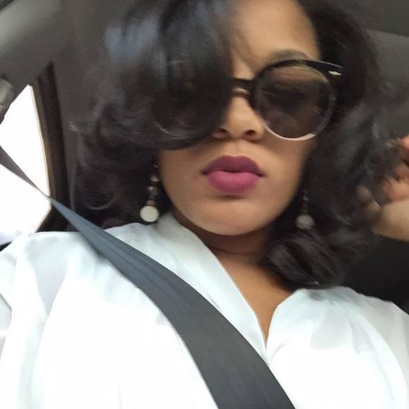 Meet your Posher, Essence - Picture 1 of 1