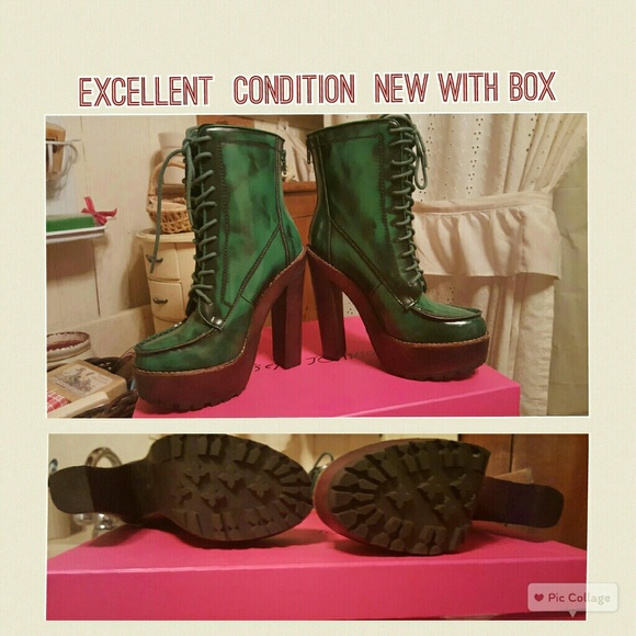 💣SOLD💥🌈 Betsey Johnson Caylin Green Ankle Boots - Picture 3 of 4