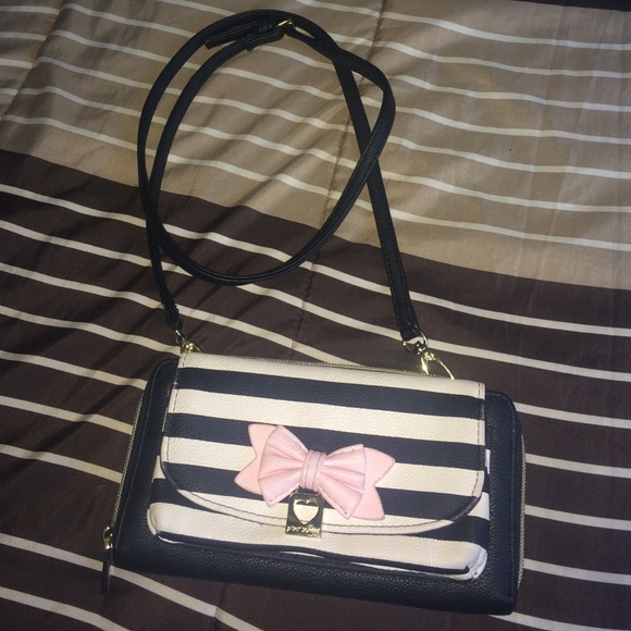 Betsey Johnson shoulder wallet/purse