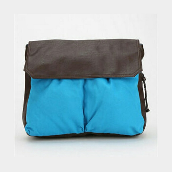 ✨ SOLD ✨ Cooperative Flap-Front Square Backpack - Picture 2 of 3