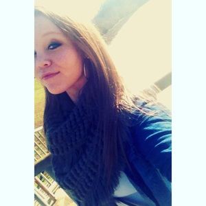 Meet your Posher, Courtney