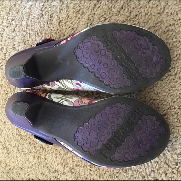 Not Rated - Bow Heels - Picture 3 of 4