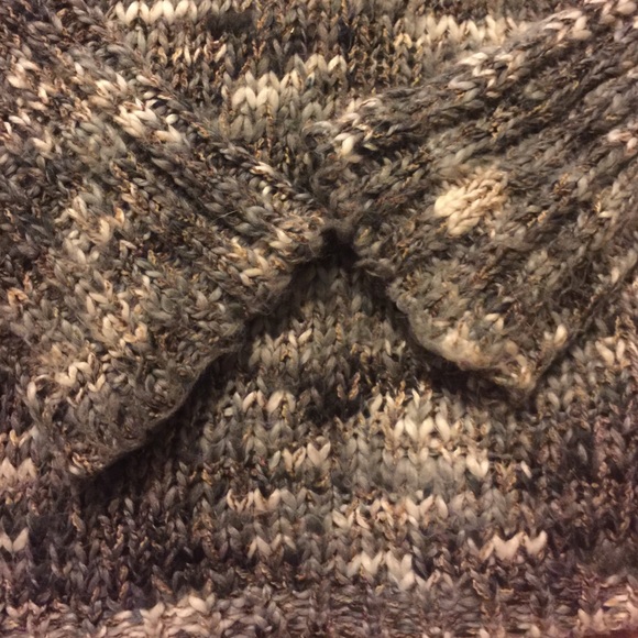 Tneck Axcess sweater! - Picture 4 of 4