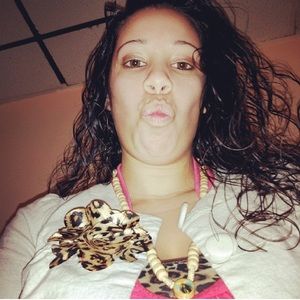 Meet your Posher, Crystal