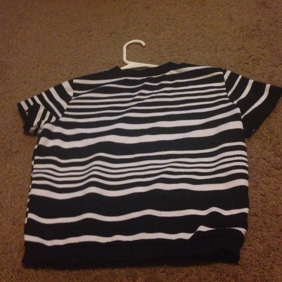 Crop top - Picture 2 of 2