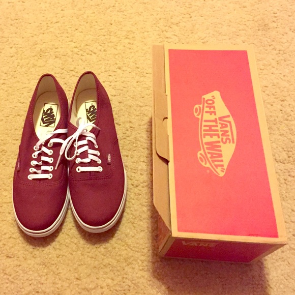Maroon VANS NEVER WORN (Size 9)