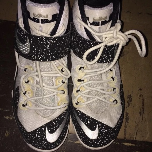 Nike zoom lebrons size 10