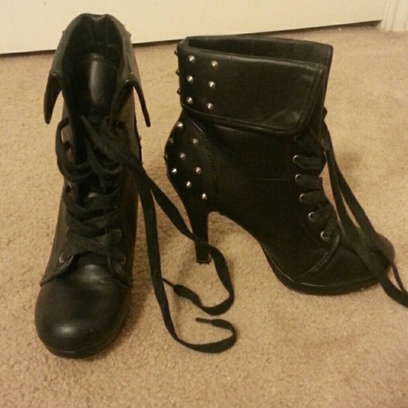 Boots - Picture 2 of 2