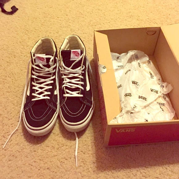 Black VANS Sk8 His (Size 8)