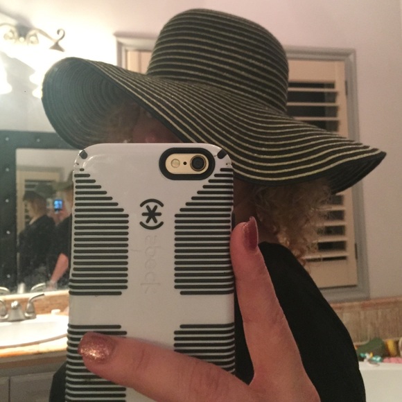 Sun hat *SOLD* - Picture 2 of 4