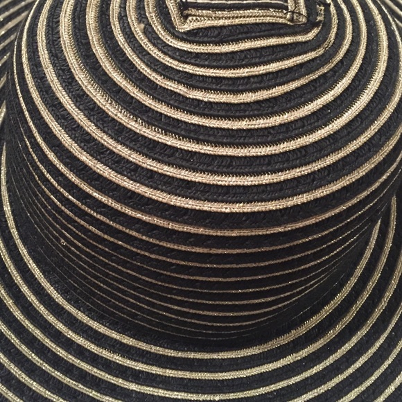 Sun hat *SOLD* - Picture 4 of 4