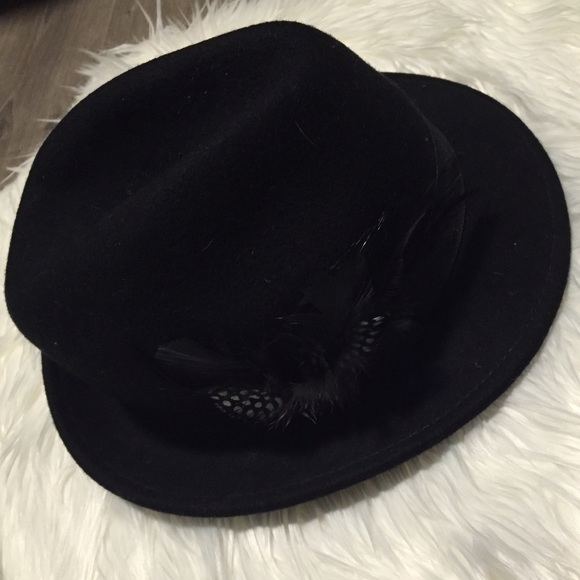 Black Feathered Fedora