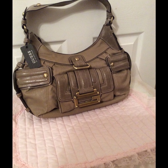 Guess shoulder bag in taupe