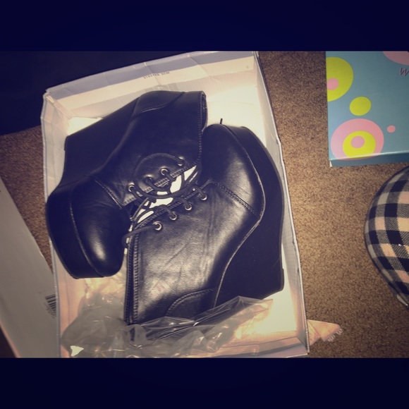 Wedges - Picture 1 of 1