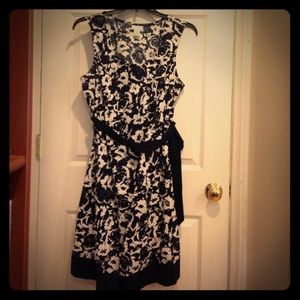 Womens xl maternity dress - navy & white floral
