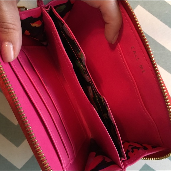 Stella and Dot Tech Wallet - fits a smart phone - Picture 2 of 2