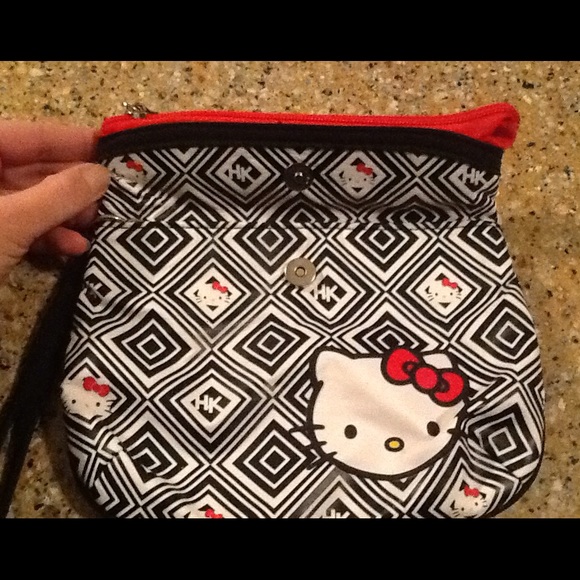 HELLO KITTY PURSE 🚫SOLD🚫 - Picture 2 of 4