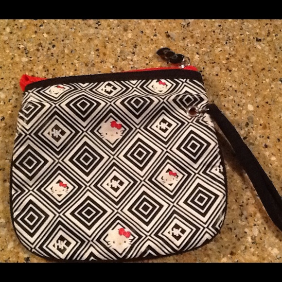 HELLO KITTY PURSE 🚫SOLD🚫 - Picture 3 of 4