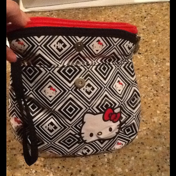 HELLO KITTY PURSE 🚫SOLD🚫 - Picture 4 of 4