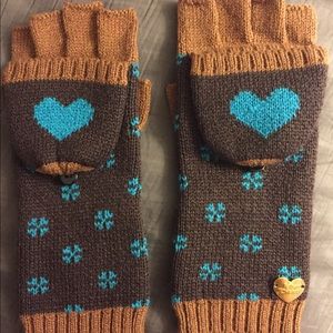 🔴SOLD🔴 Betsey Johnson Gloves (convertible)