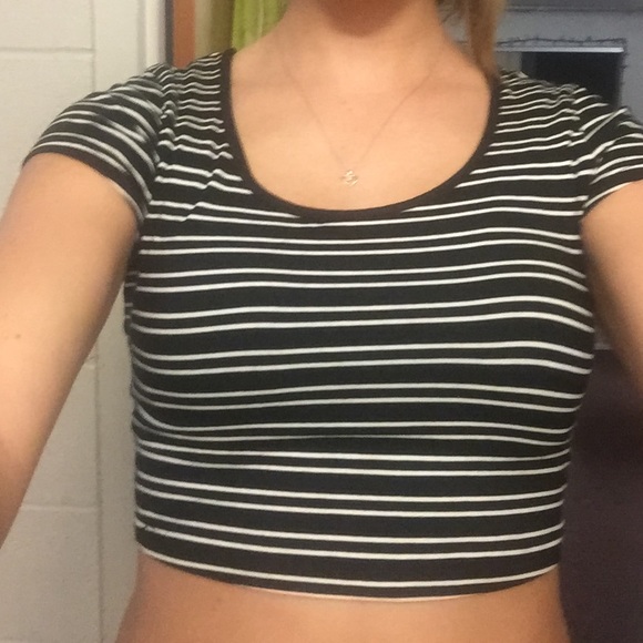 Forever 21 crop top - Picture 2 of 2