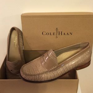 Cole Haan, women's 7.5, tan/cream, penny loafers