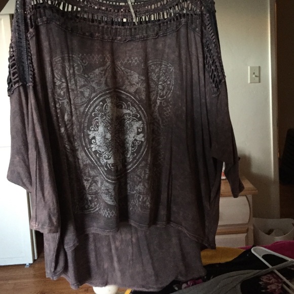 Hi-low bat wing 3/4 length sleeve loose top